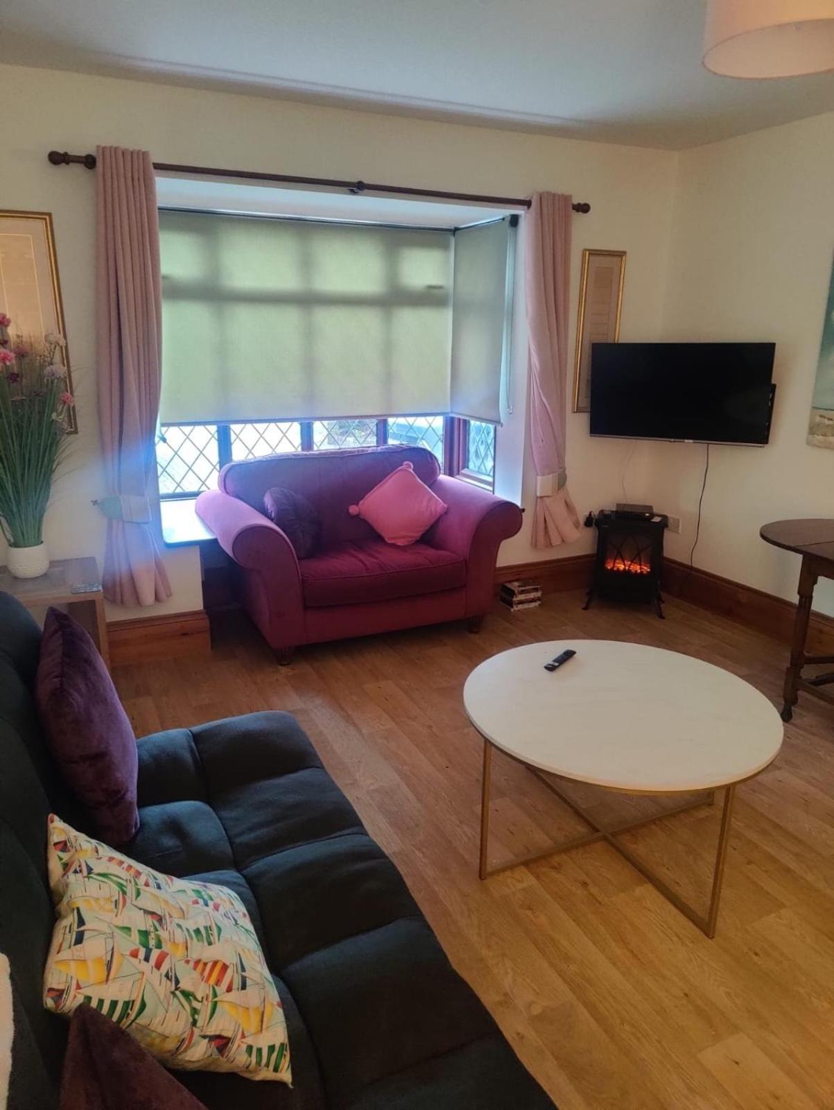 Beautiful Bexhill Cottage With Garden 3 Mins Walk To Beach Luaran gambar
